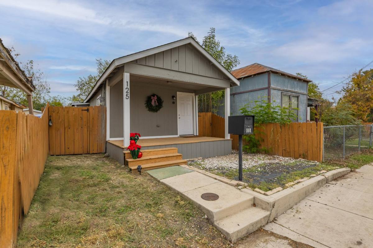 House for rent at 125 Forrest Ave, San Antonio, TX 78204