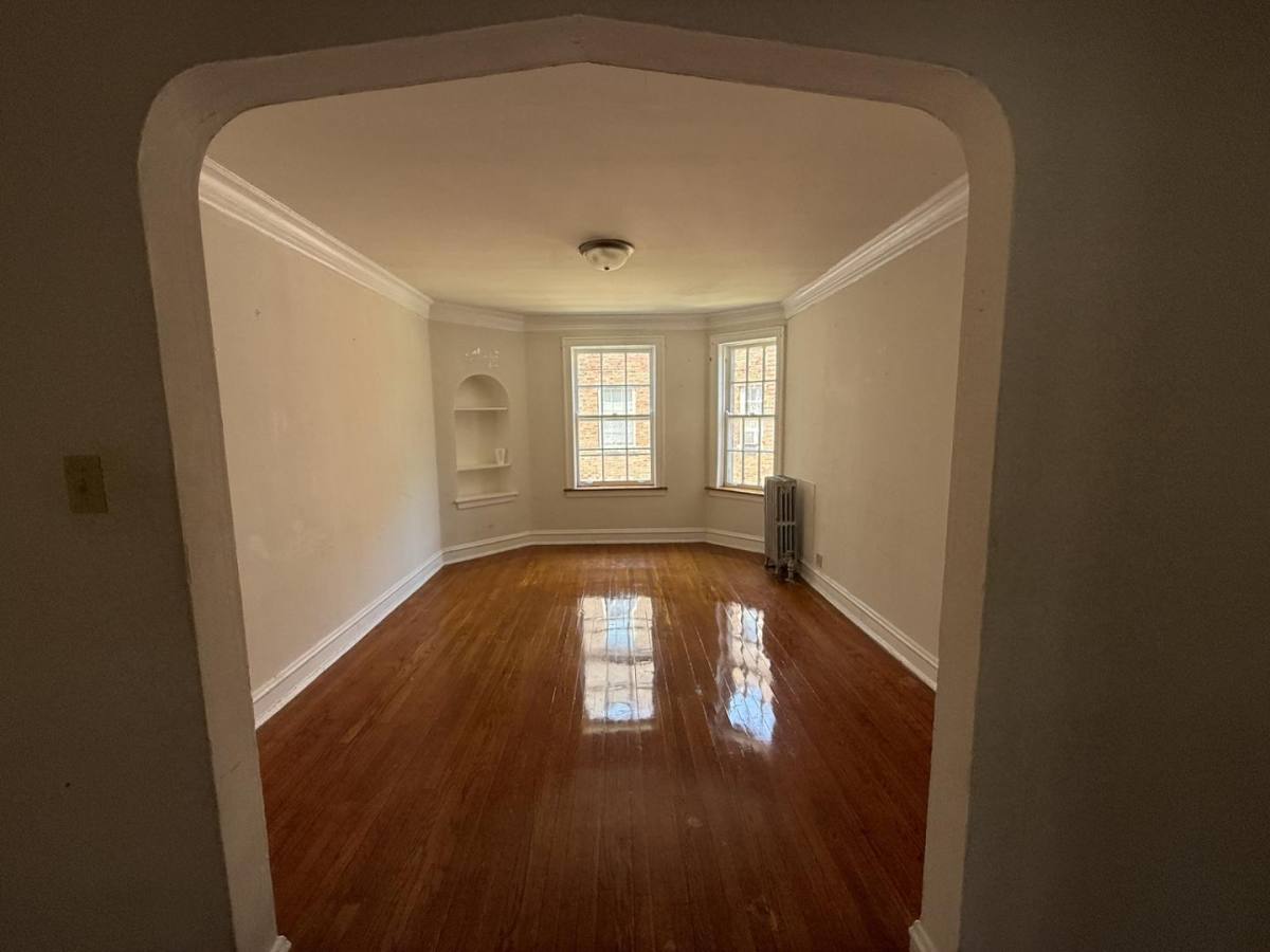 Apartment for rent at 6642-6654 N Clark St, Chicago, IL 60626