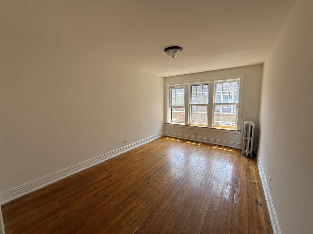 Apartment for rent at 6642-6654 N Clark St, Chicago, IL 60626