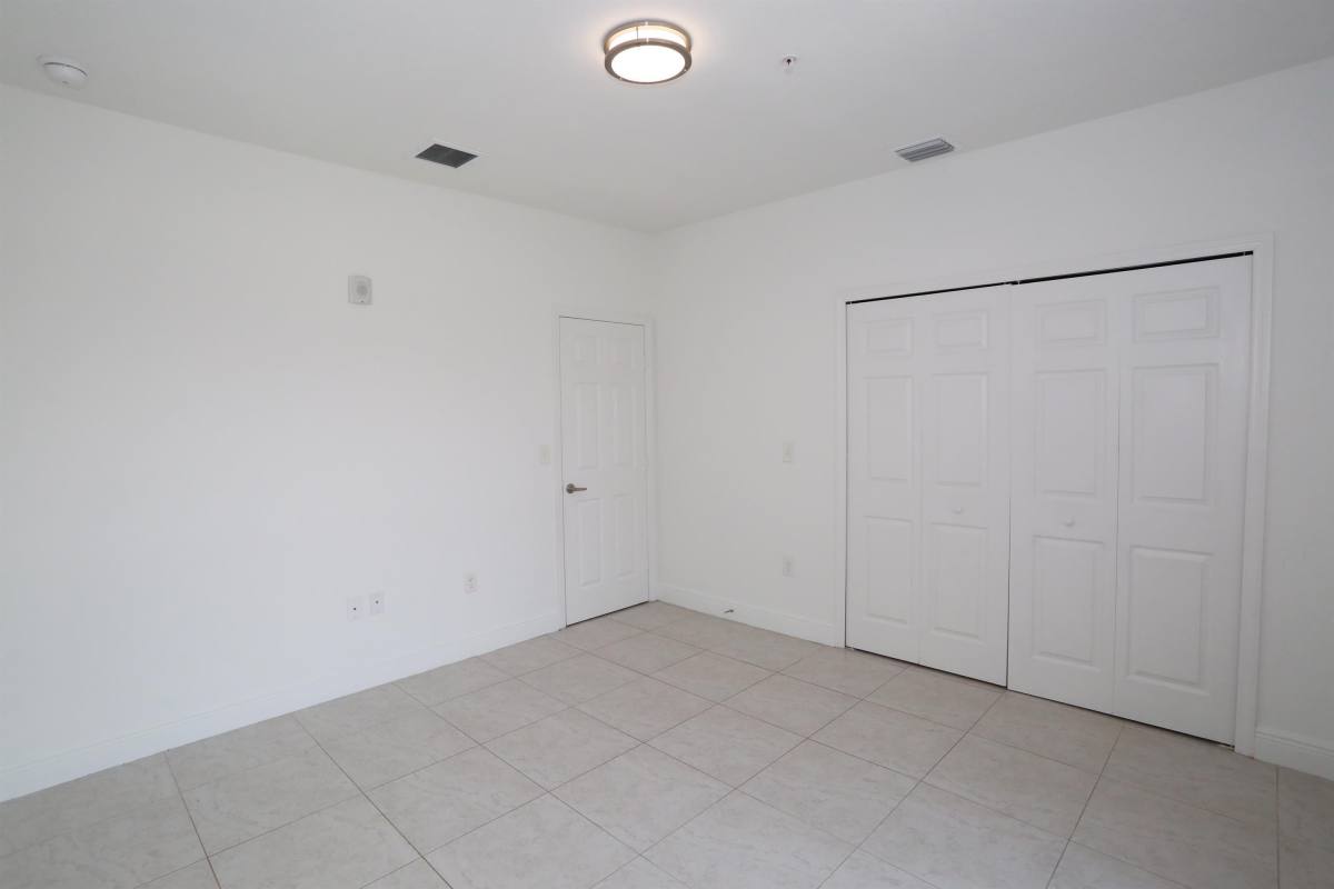 Townhouse for rent at 6001 NW 182nd Lane #304, Hialeah, FL 33015