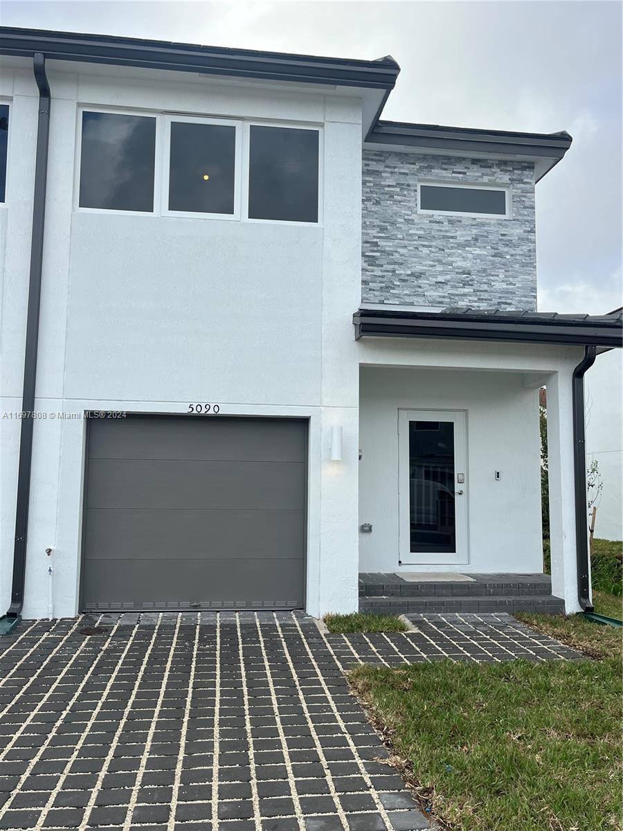 Townhouse for rent at 5090 SW 37th St, Hollywood, FL 33023