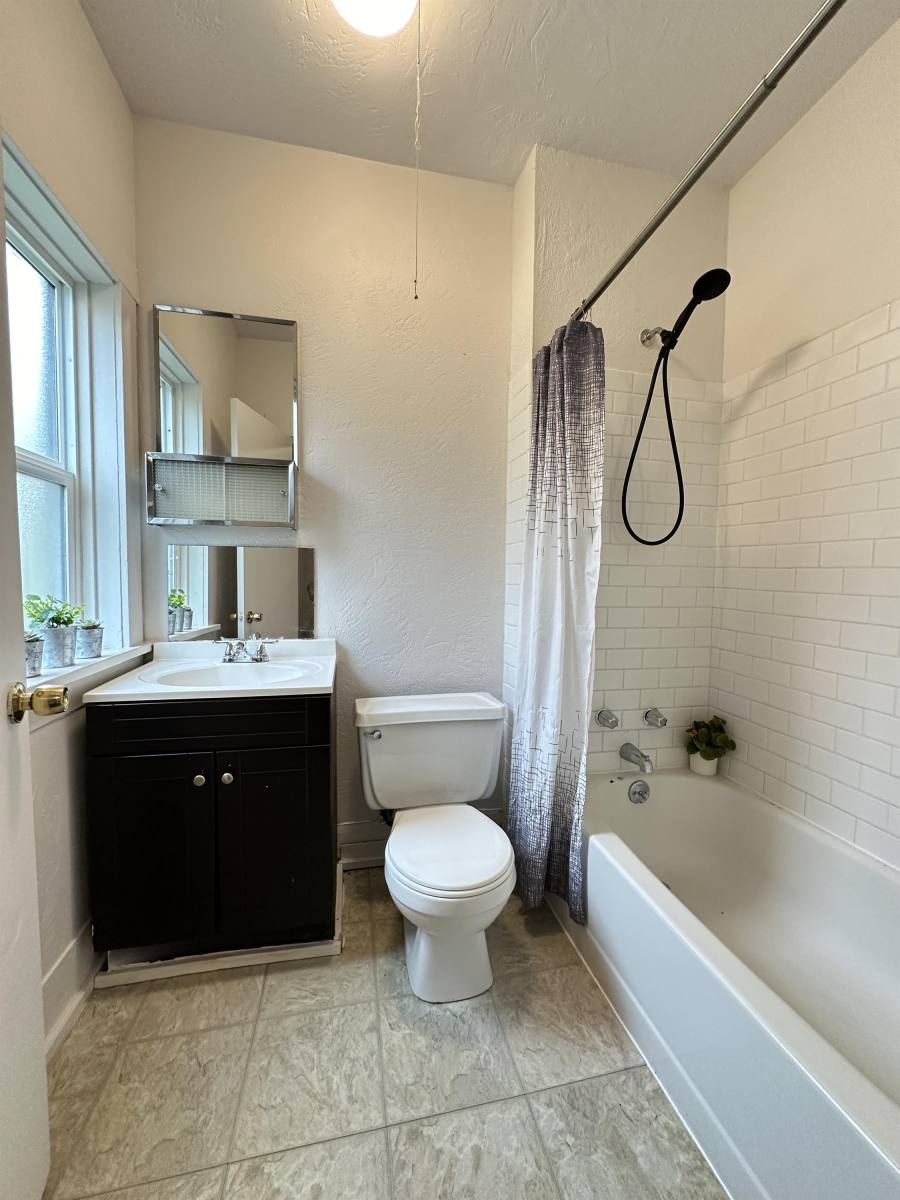 Apartment for rent at 1320 3rd St, Cosmopolis, WA 98537