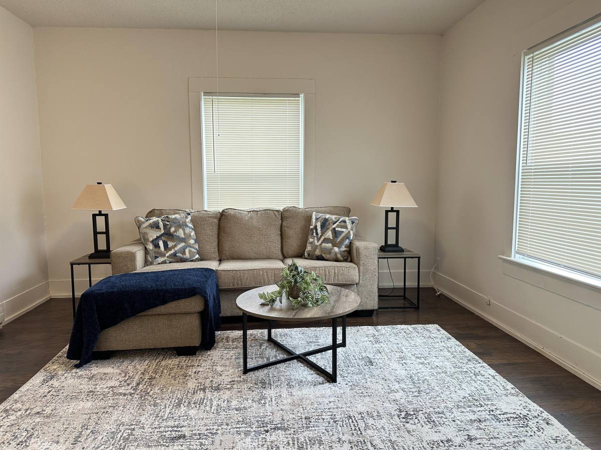 Apartment for rent at 1320 3rd St, Cosmopolis, WA 98537