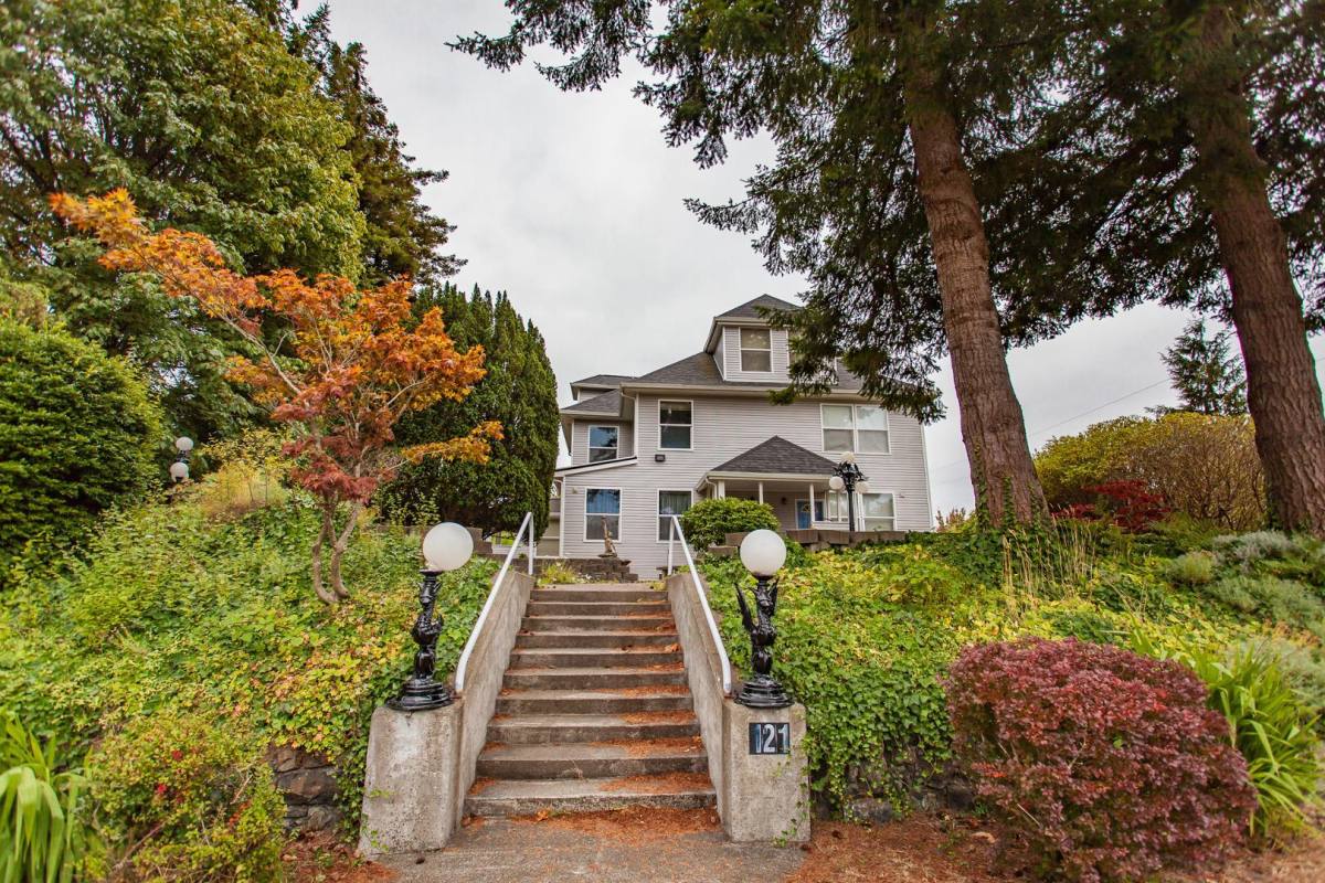 Apartment for rent at 121 W 3rd St, Aberdeen, WA 98520