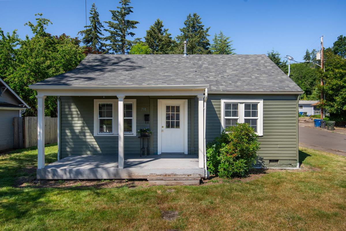 House for rent at Kingwood Park the Flats, 791 Rosemont Ave NW, Salem, OR 97304