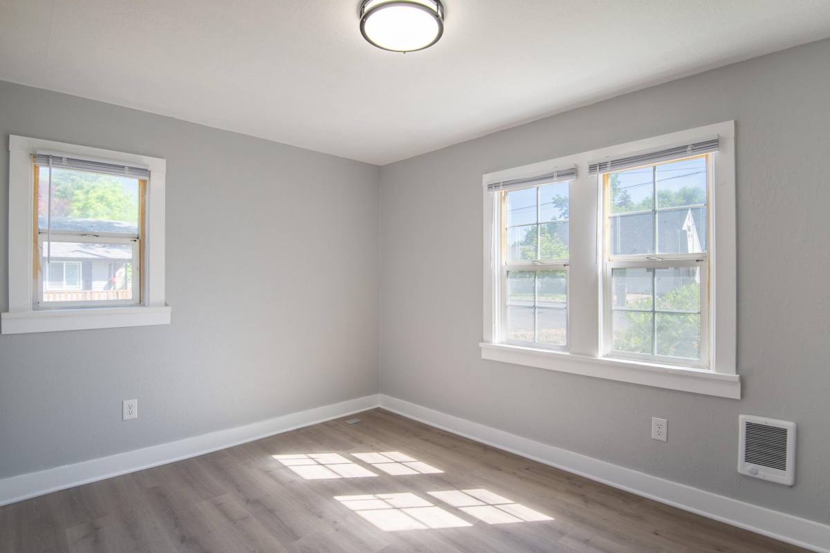 House for rent at Kingwood Park the Flats, 791 Rosemont Ave NW, Salem, OR 97304