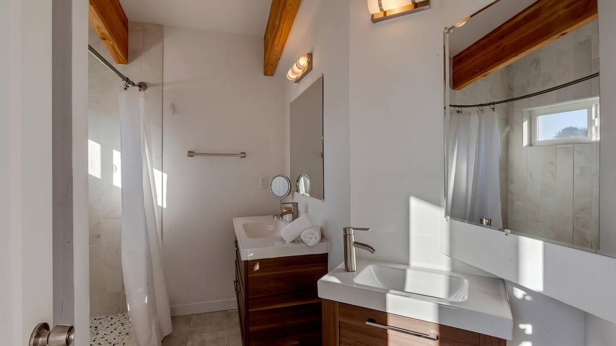 Townhouse for rent at Byar's Addition, 6824 N Catlin Ave #A, Portland, OR 97203