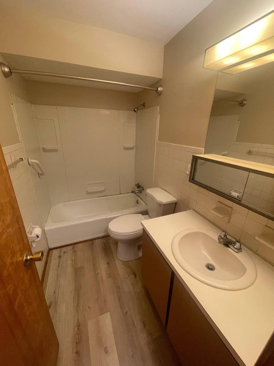 Apartment for rent at Stevenson Park, 1318 Stevenson Rd #5, Masury, OH 44438