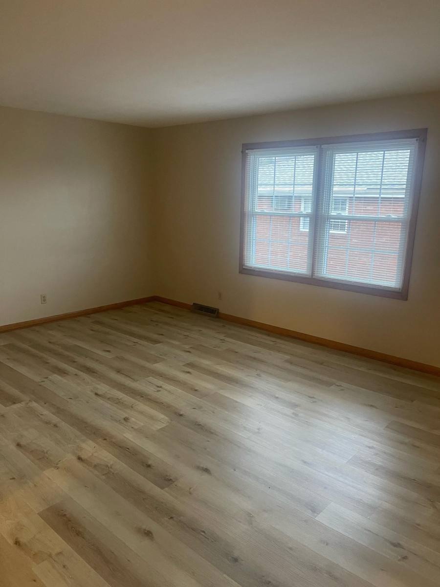Apartment for rent at Stevenson Park, 1318 Stevenson Rd #5, Masury, OH 44438