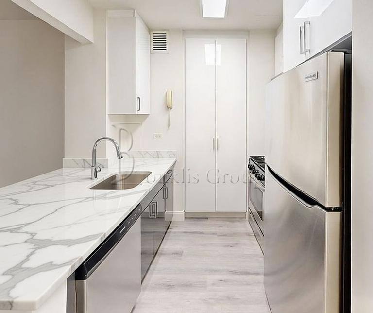 Apartment for rent at 110 Pearl St #14S, New York, NY 10005