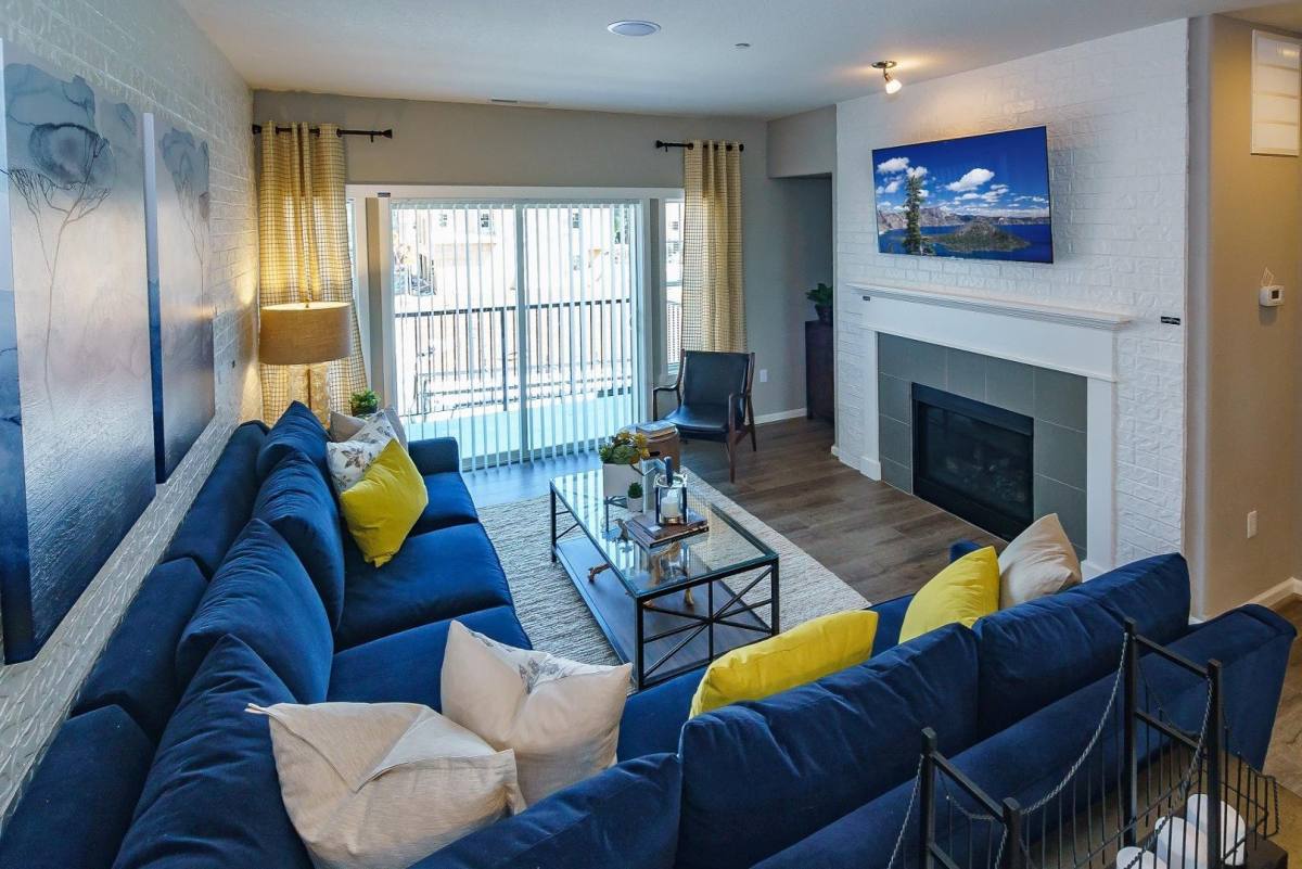 Townhouse for rent at 131 NE 79th Ave, Beaverton, OR 97006