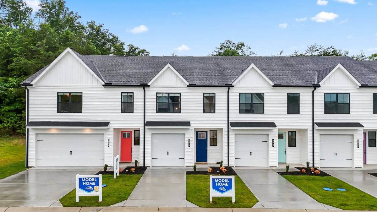 Townhouse for rent at 8849 Chapman Trace Way, Knoxville, TN 37920