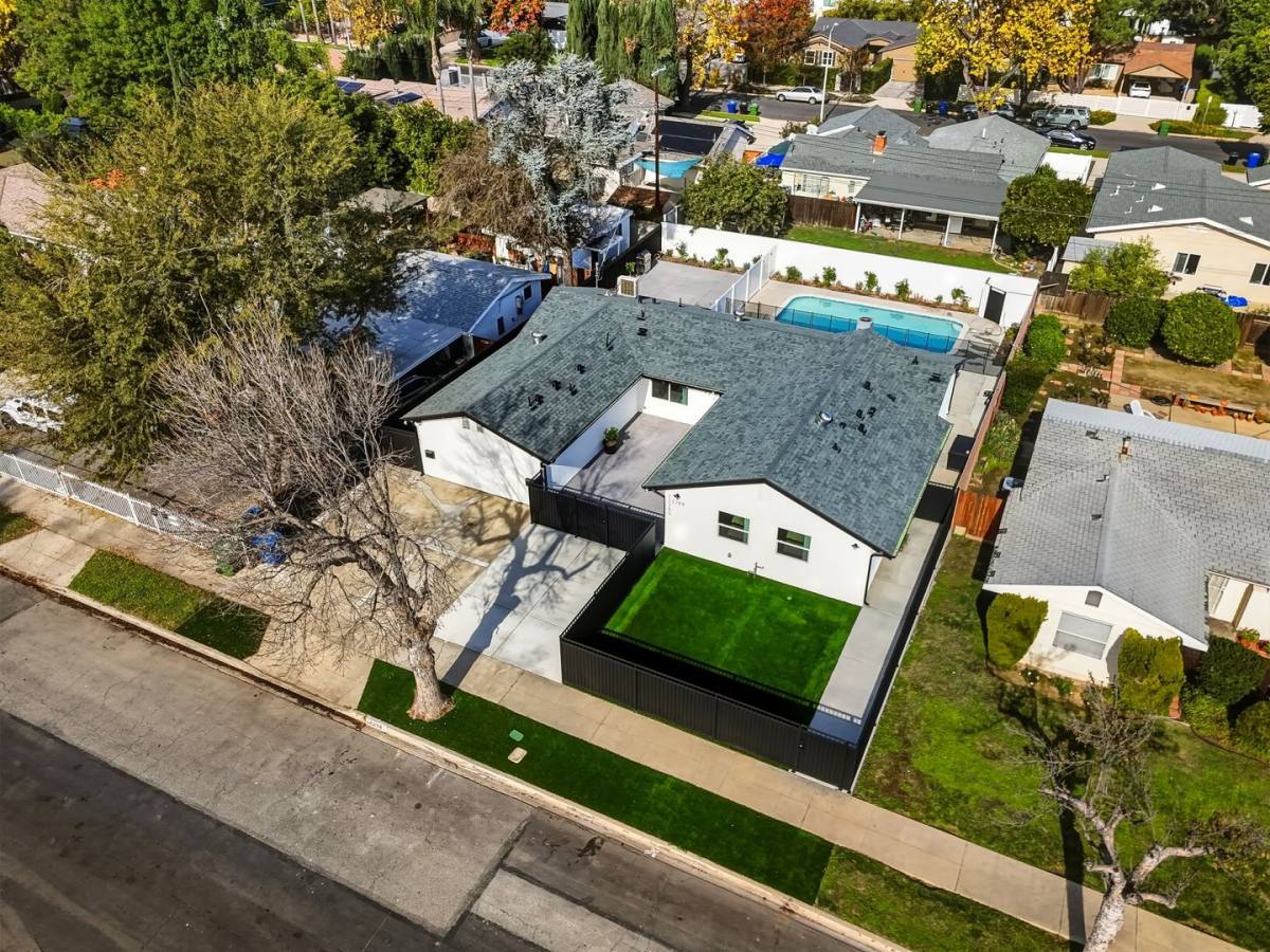 House for rent at 22255 Wyandotte St, Winnetka, CA 91306