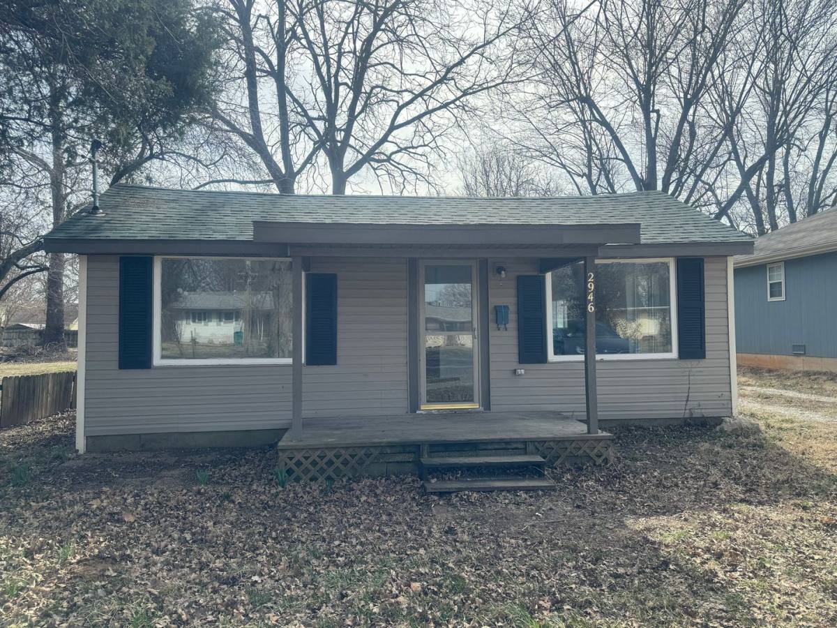 2946 W Latoka, Springfield, MO 65807