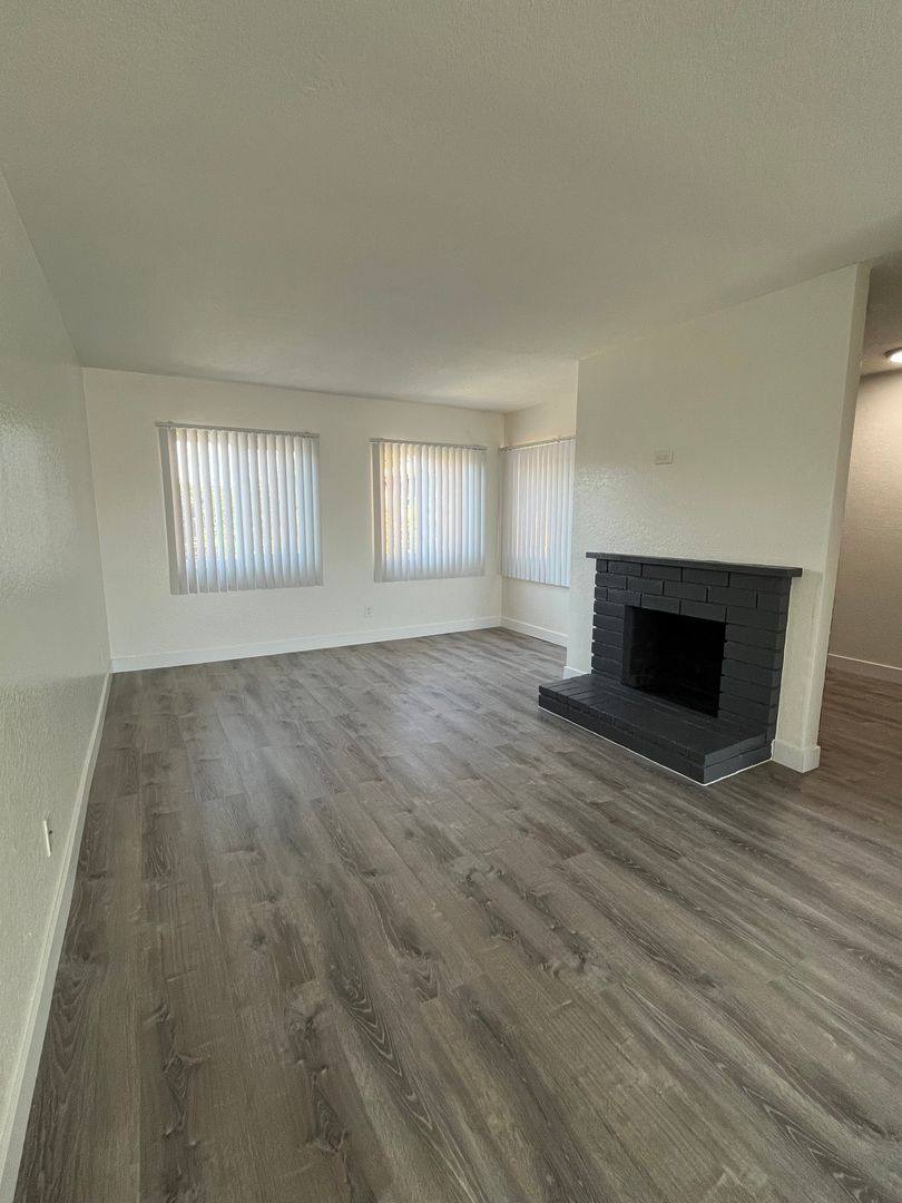 Apartment for rent at 1702 Florida St, Huntington Beach, CA 92648