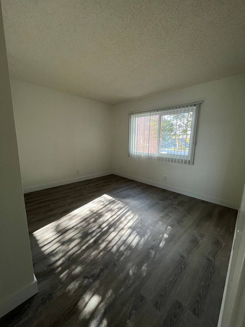 Apartment for rent at 1702 Florida St, Huntington Beach, CA 92648