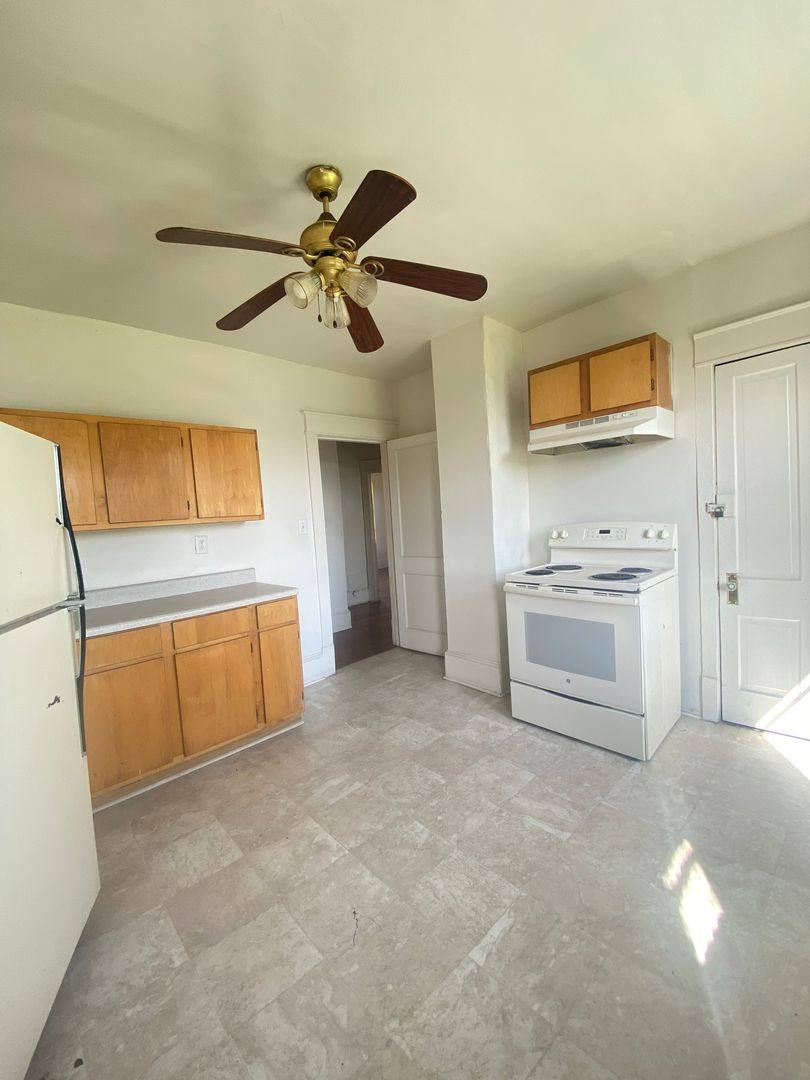 Apartment for rent at 216 Patton Ave NW, Roanoke, VA 24016
