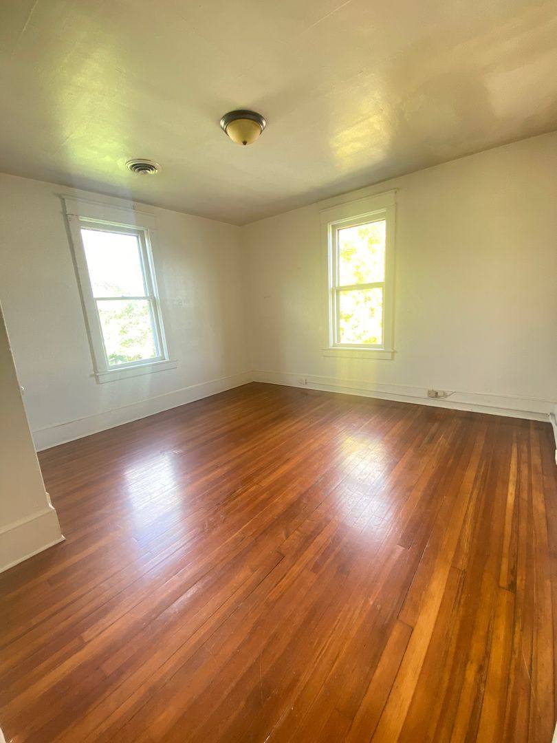 Apartment for rent at 216 Patton Ave NW, Roanoke, VA 24016