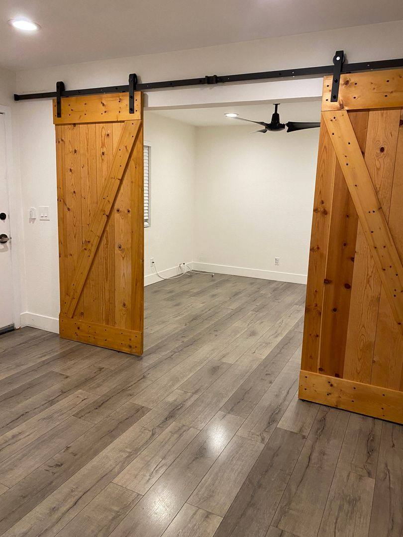 Apartment for rent at 14133 Calvert St, Van Nuys, CA 91401