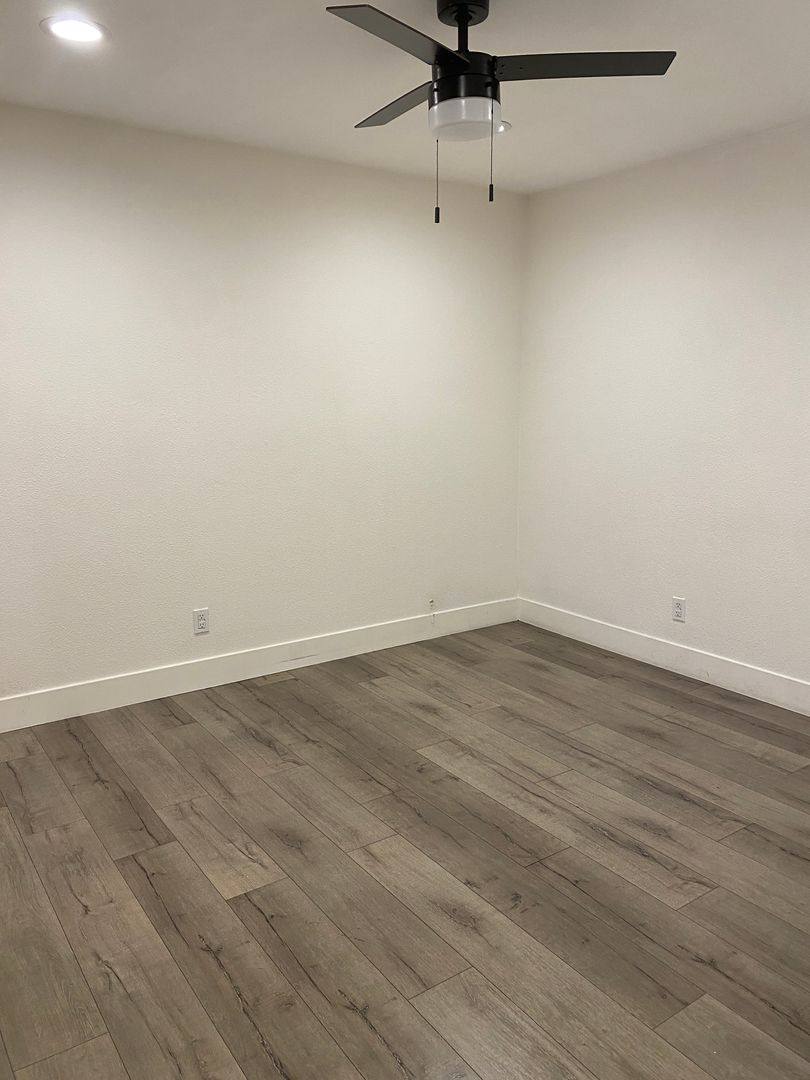 Apartment for rent at 14133 Calvert St, Van Nuys, CA 91401