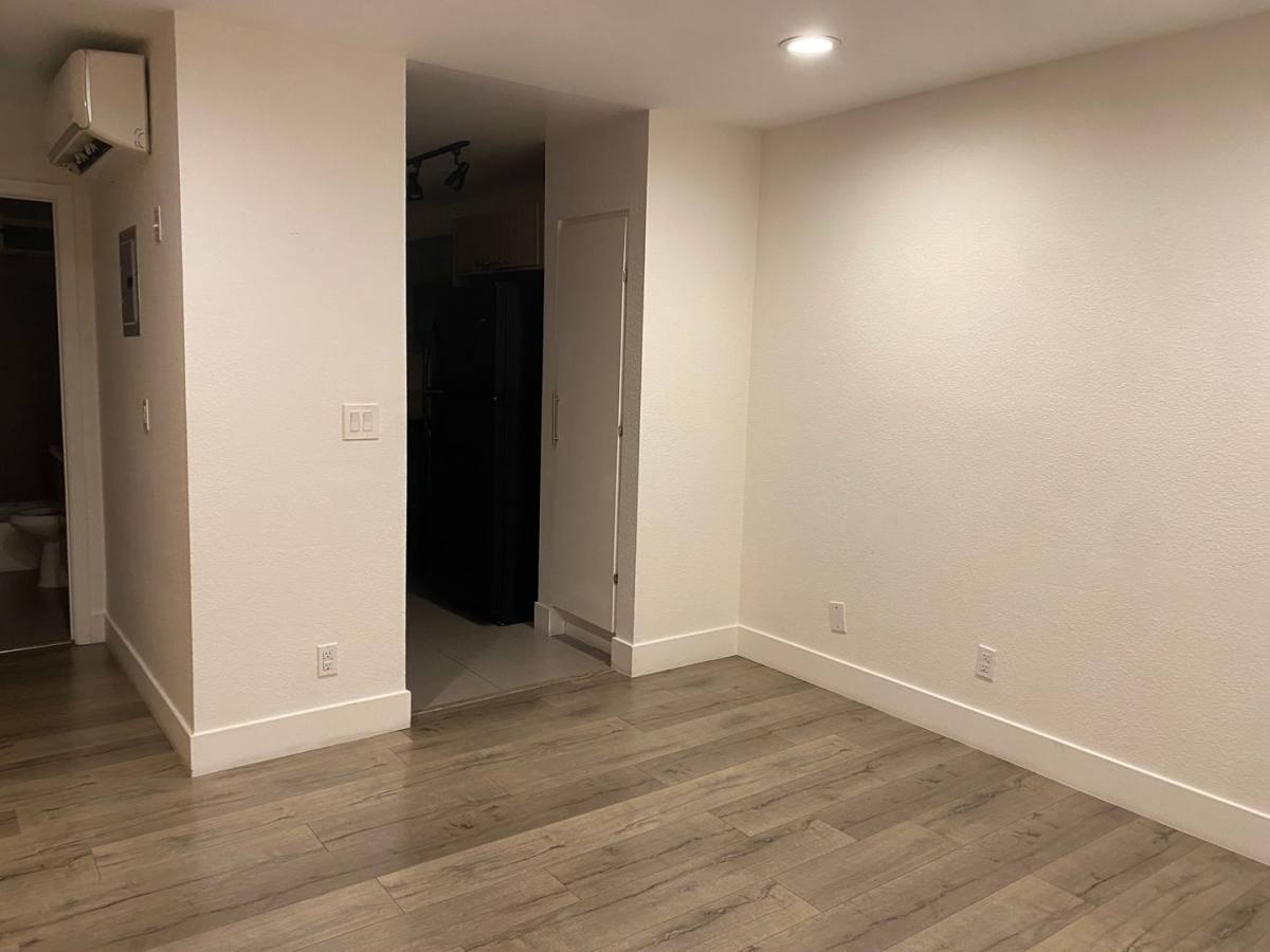 Apartment for rent at 14133 Calvert St, Van Nuys, CA 91401