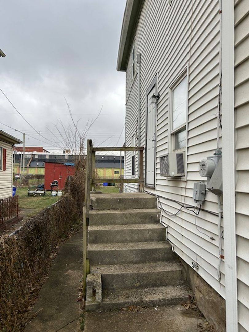 Apartment for rent at 820-822 Huffman Ave, Dayton, OH 45403