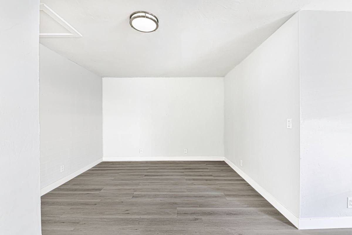Apartment for rent at 811 Gardenia Ave, Long Beach, CA 90813