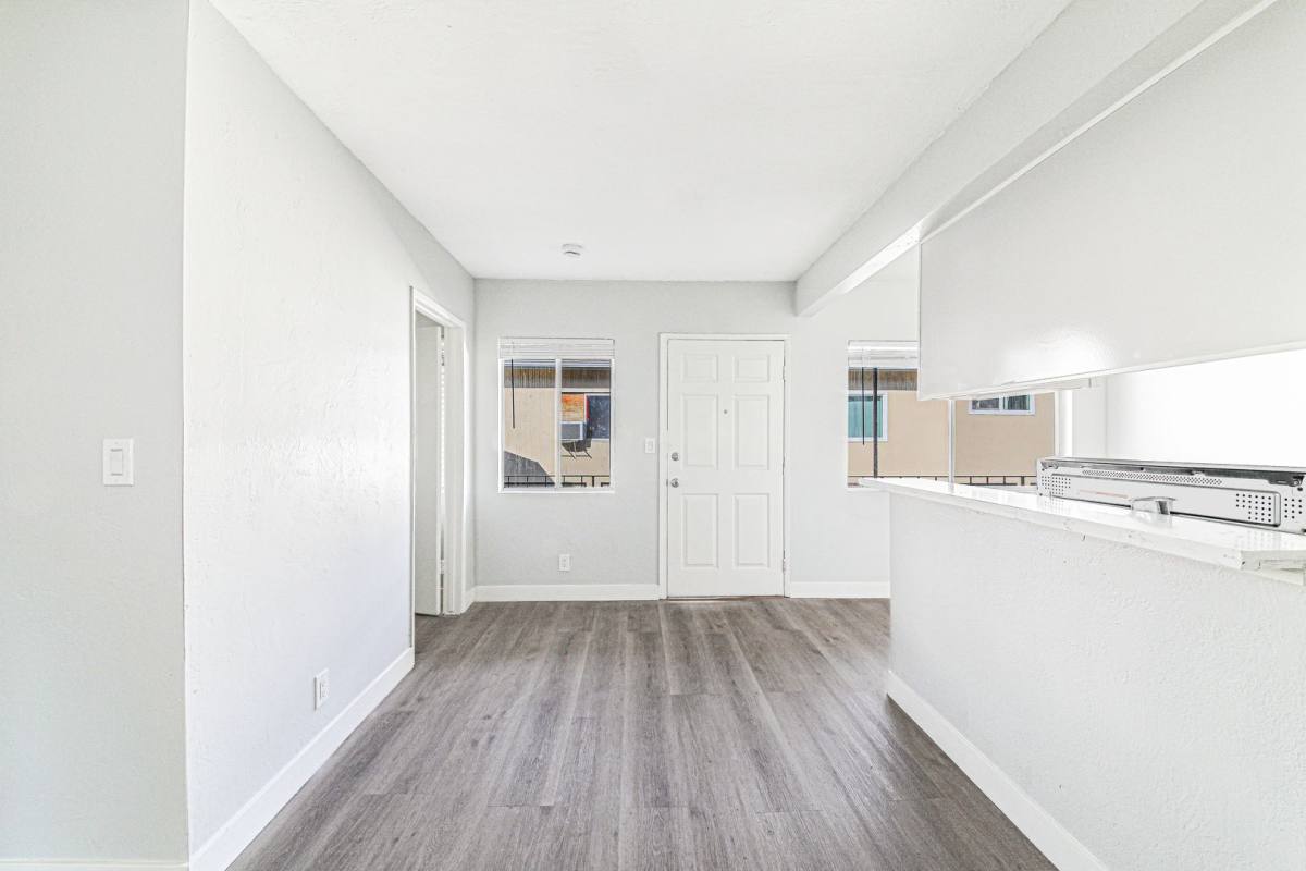Apartment for rent at 811 Gardenia Ave, Long Beach, CA 90813