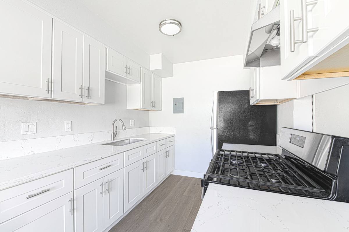 Apartment for rent at 811 Gardenia Ave, Long Beach, CA 90813