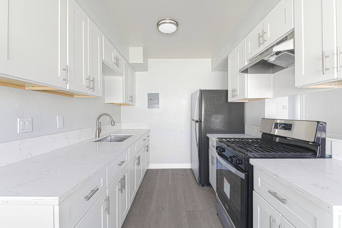 Apartment for rent at 811 Gardenia Ave, Long Beach, CA 90813