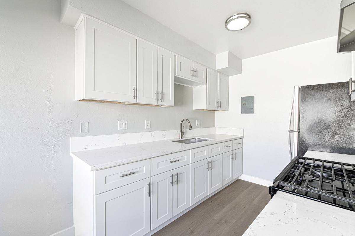 Apartment for rent at 811 Gardenia Ave, Long Beach, CA 90813