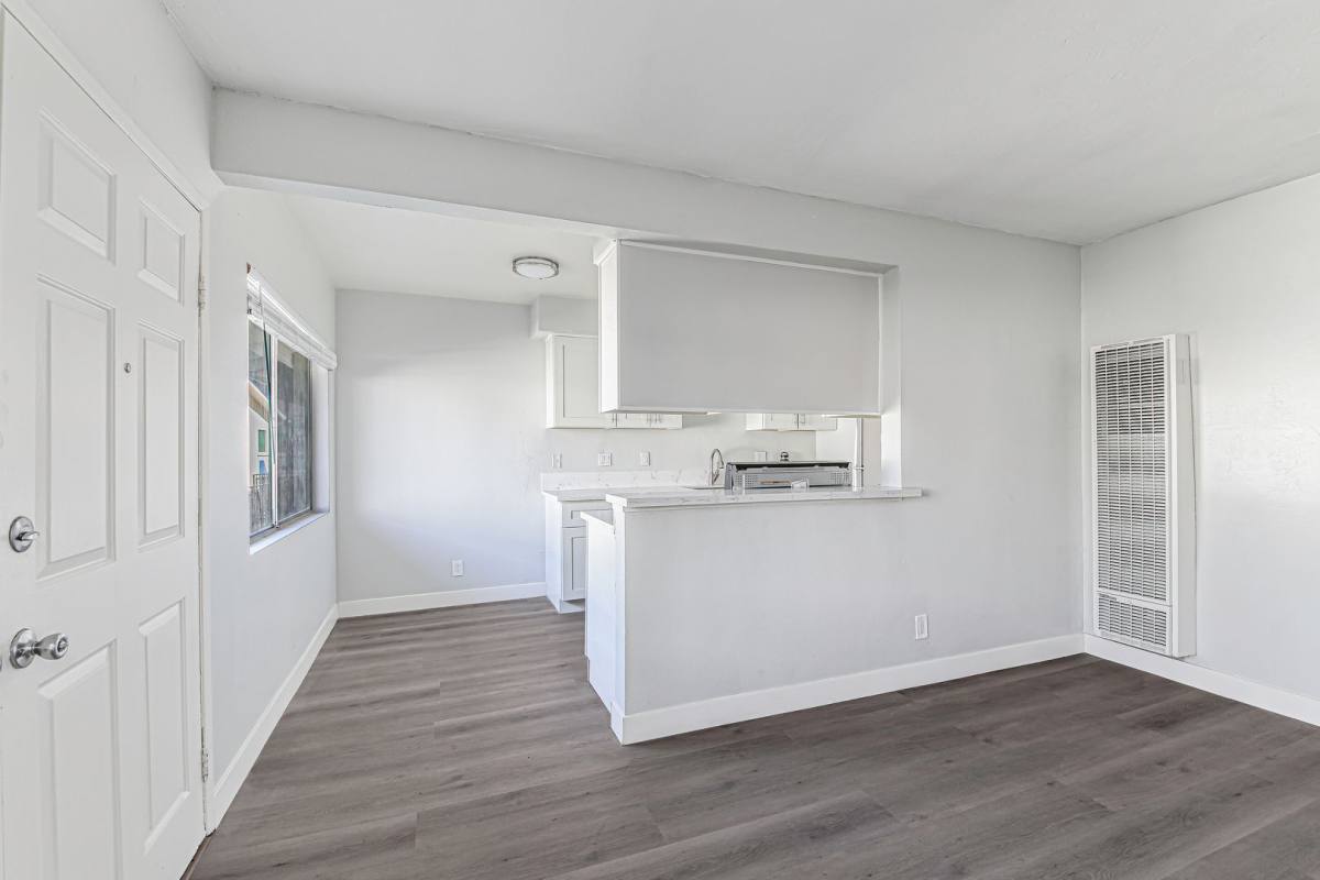 Apartment for rent at 811 Gardenia Ave, Long Beach, CA 90813