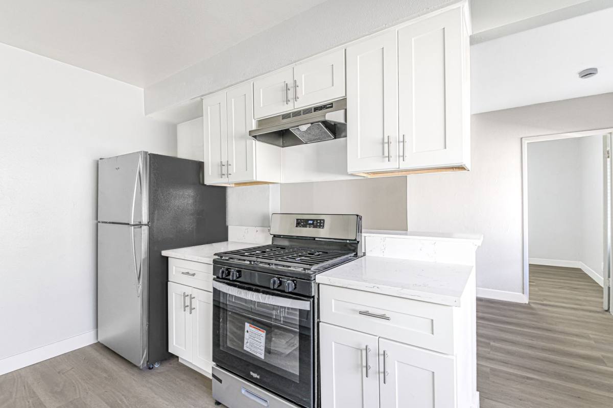 Apartment for rent at 811 Gardenia Ave, Long Beach, CA 90813