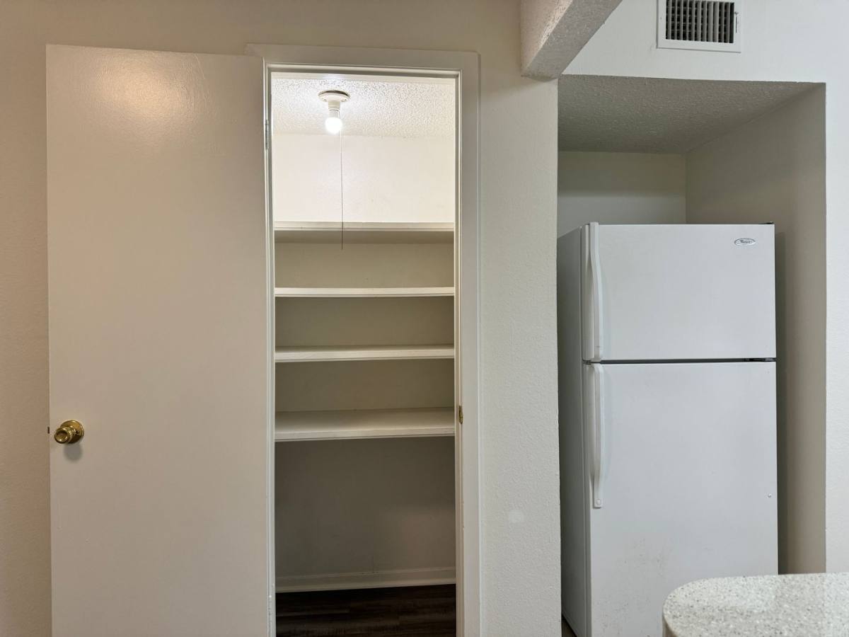 Apartment for rent at 809 Broad St, Chandler, TX 75758