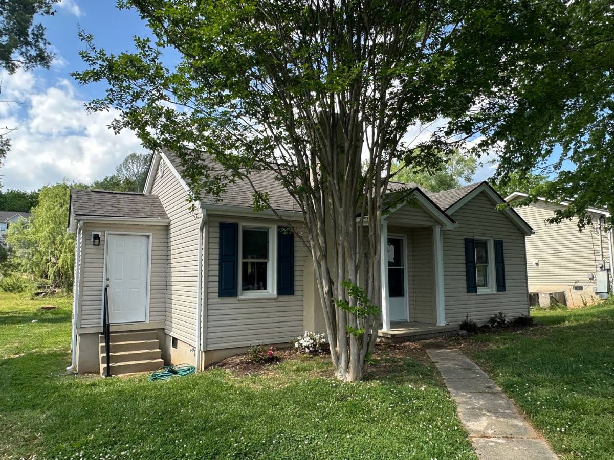 House for rent at 1915 Wells Dr, Powell, TN 37849
