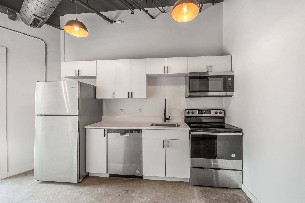 Apartment for rent at 660 E 5th St, Des Moines, IA 50309