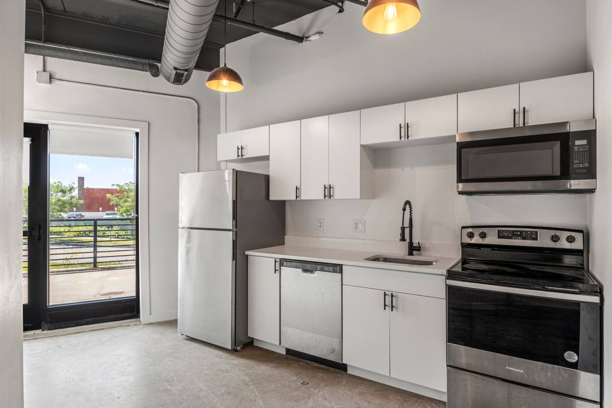 Apartment for rent at 660 E 5th St, Des Moines, IA 50309