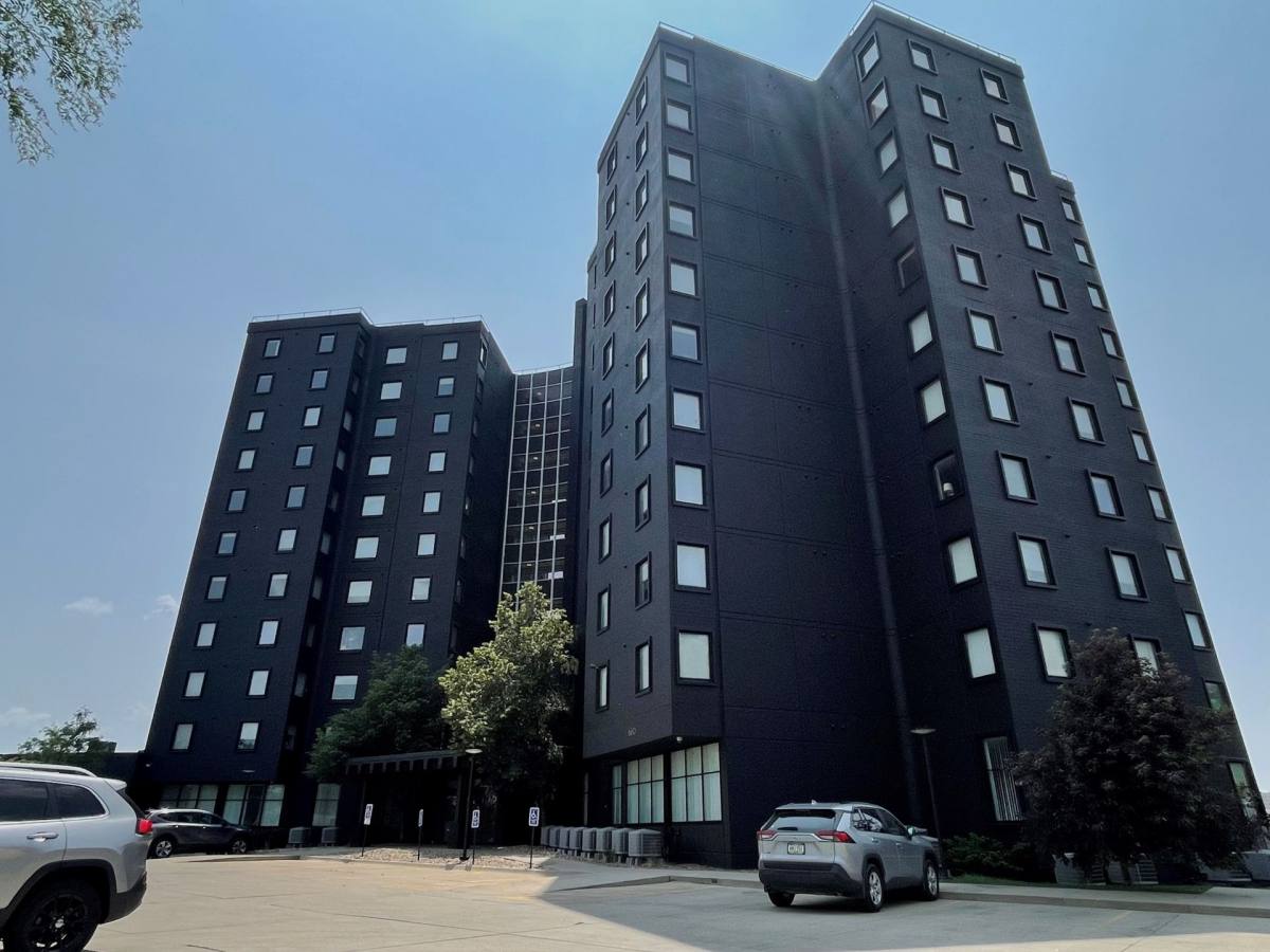 Apartment for rent at 660 E 5th St, Des Moines, IA 50309