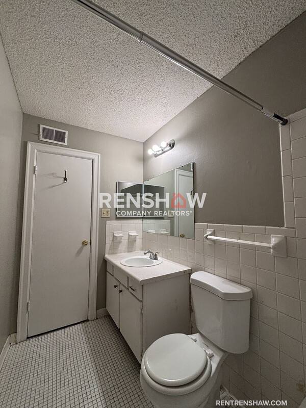 Apartment for rent at 3212 Thirteen Colony Mall 4B, Memphis, TN 38115