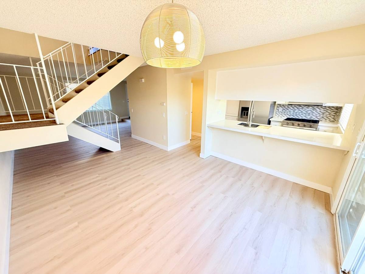 Condo for rent at 266 E Via Escuela, Palm Springs, CA 92262