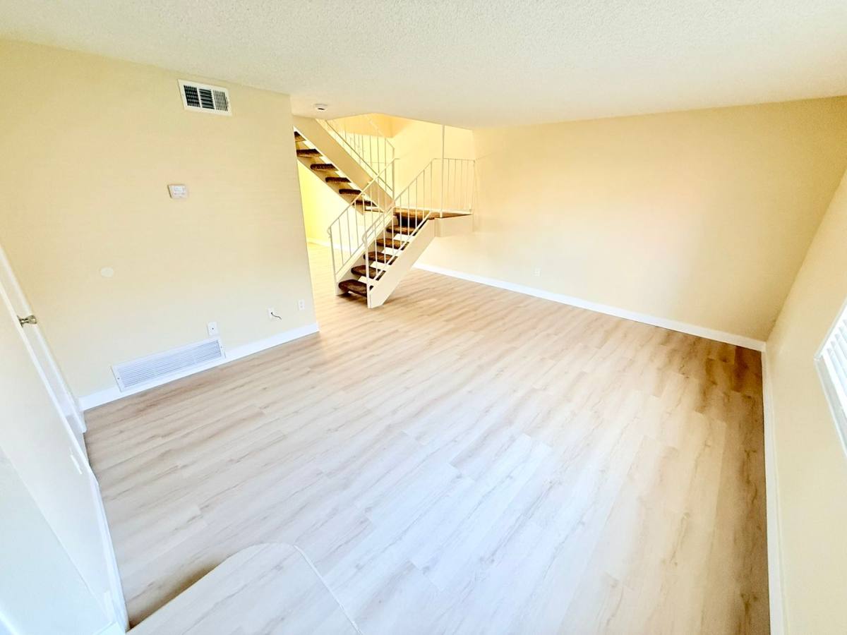 Condo for rent at 266 E Via Escuela, Palm Springs, CA 92262