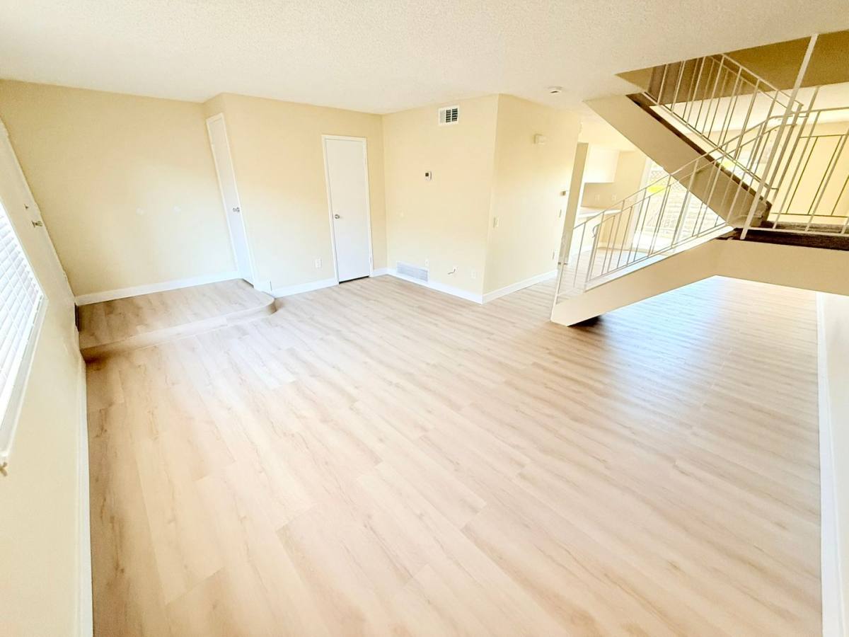 Condo for rent at 266 E Via Escuela, Palm Springs, CA 92262
