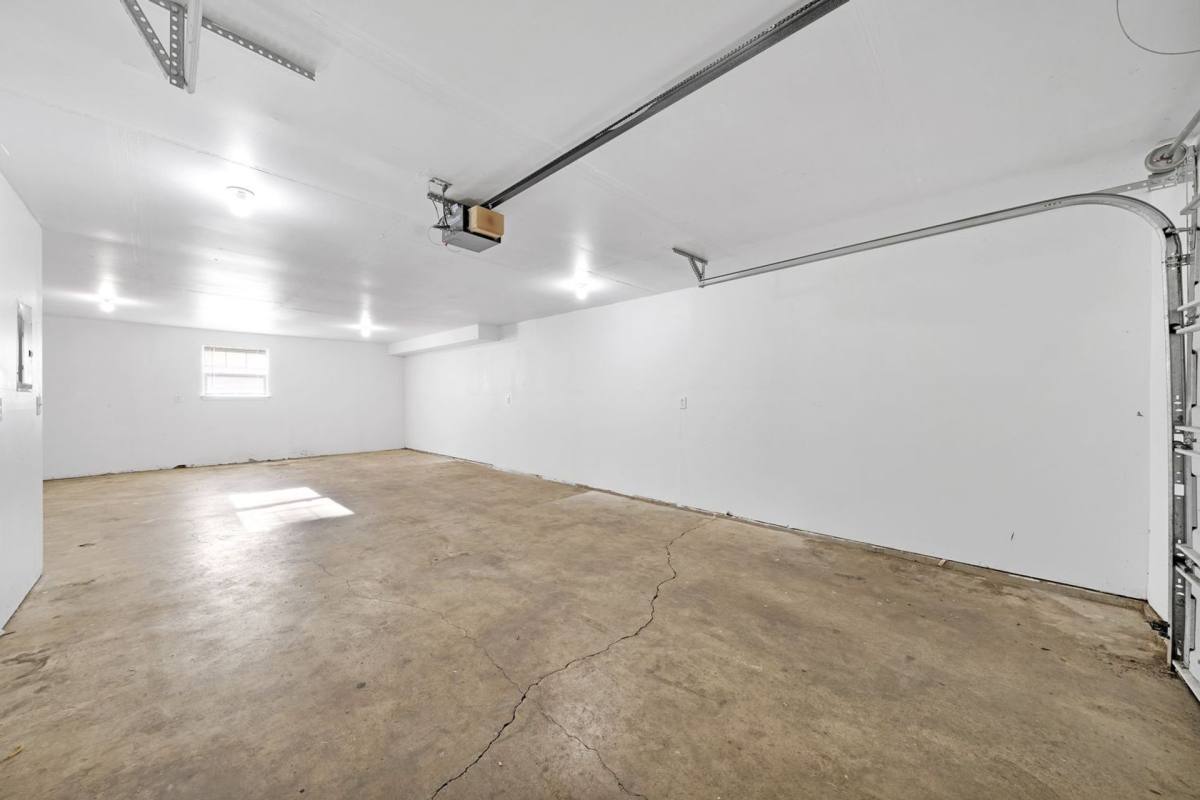 Townhouse for rent at 13515 SE Holgate Blvd, Portland, OR 97236