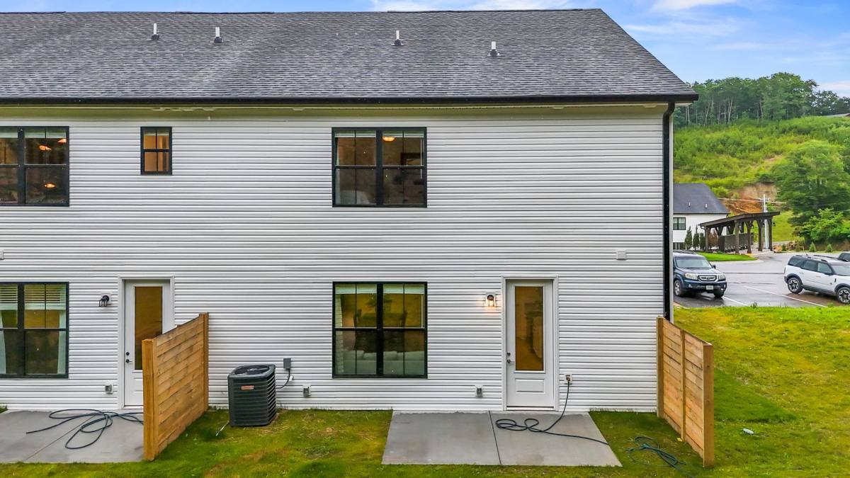 Townhouse for rent at 8851 Chapman Trace Way, Knoxville, TN 37920