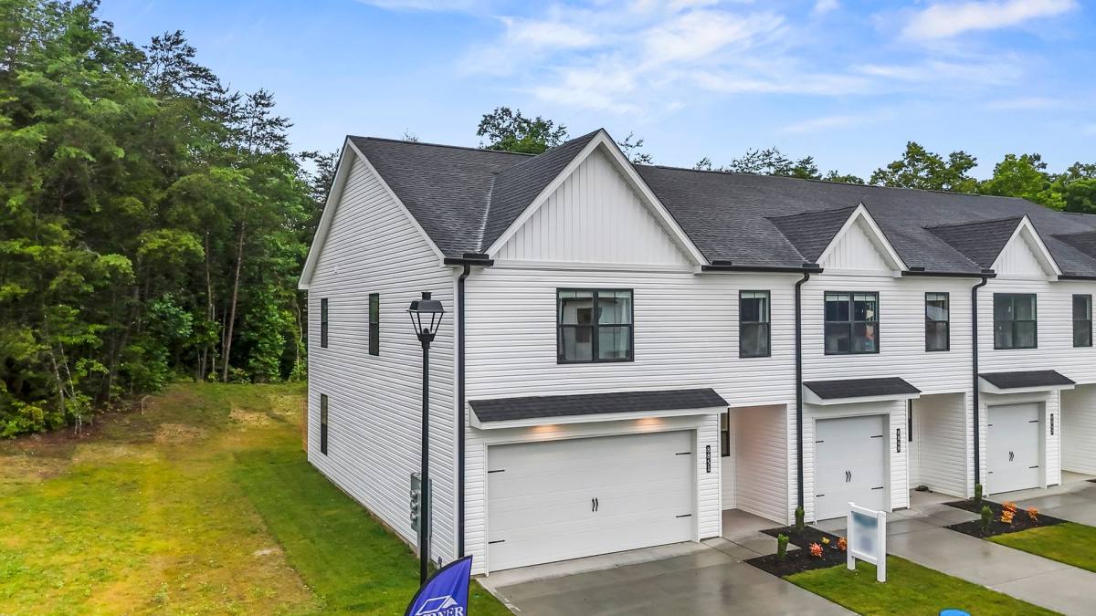 Townhouse for rent at 8851 Chapman Trace Way, Knoxville, TN 37920