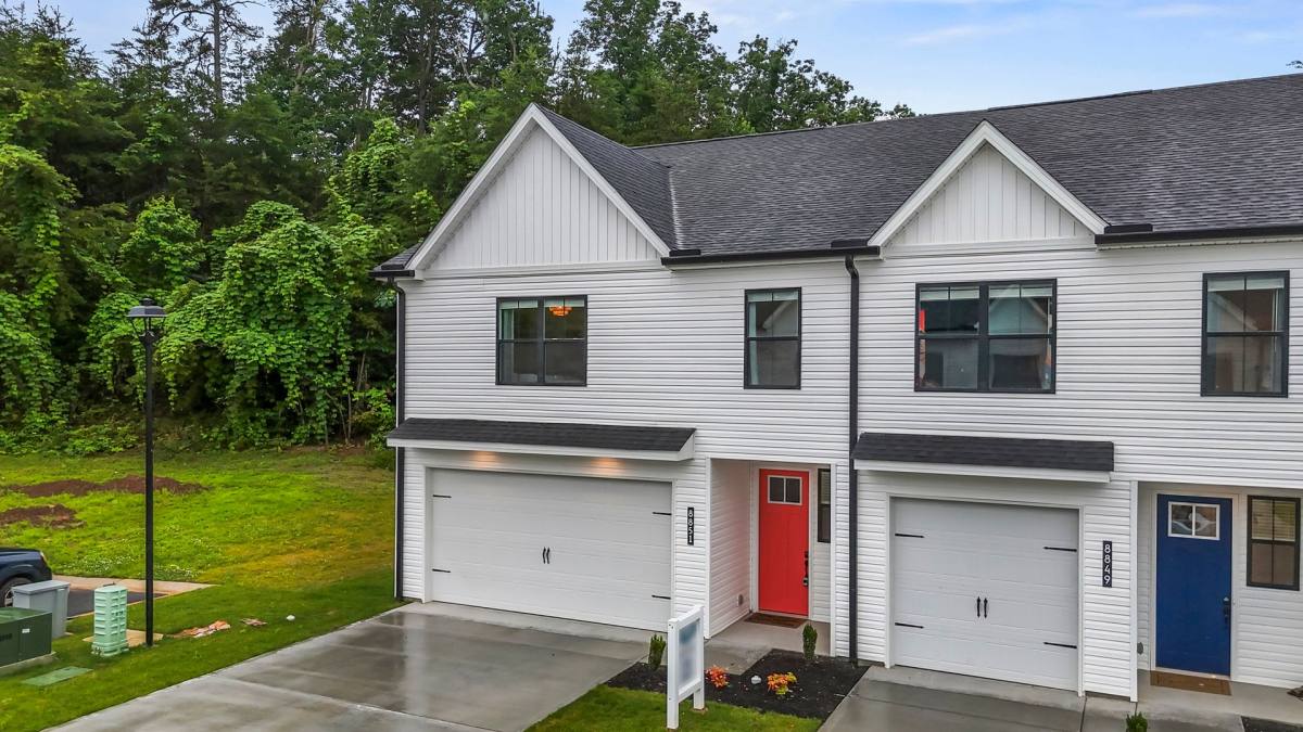 Townhouse for rent at 8851 Chapman Trace Way, Knoxville, TN 37920