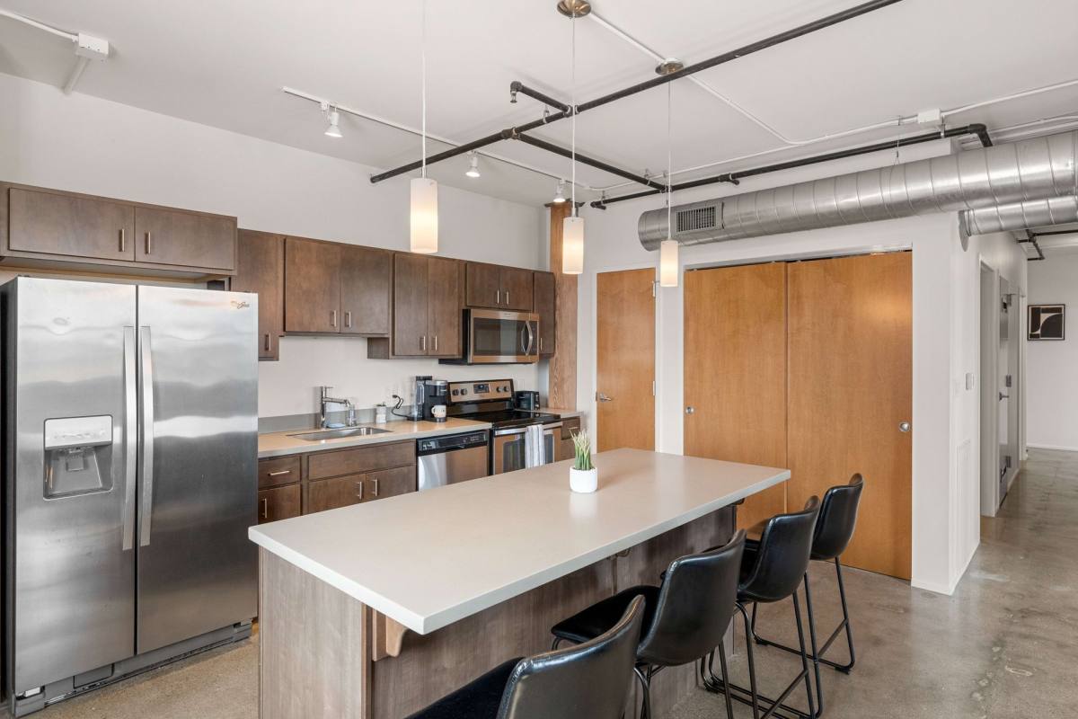Apartment for rent at 300 SW 5th St, Des Moines, IA 50309