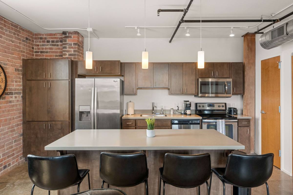 Apartment for rent at 300 SW 5th St, Des Moines, IA 50309