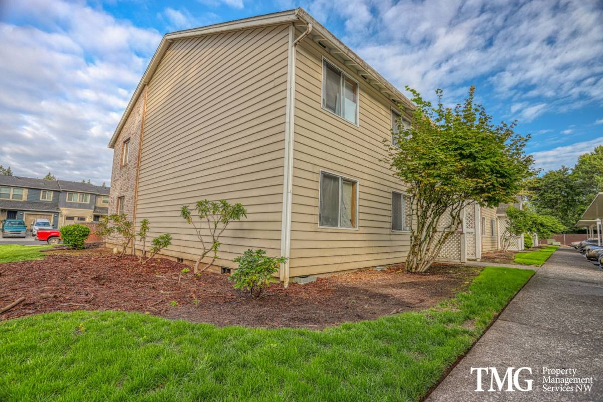 Apartment for rent at 3811 NE Royal View Ave, Vancouver, WA 98662