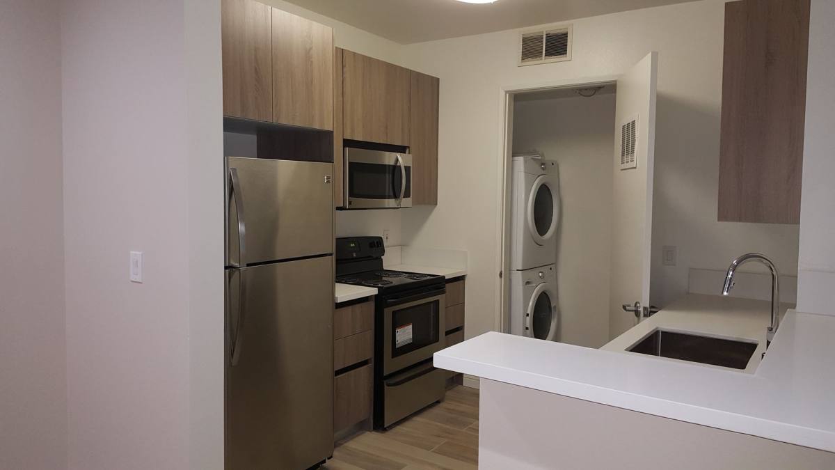 Apartment for rent at 7076 Hawthorn Ave, Los Angeles, CA 90028